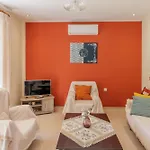 Village Pleasure Apartamento Kouramades