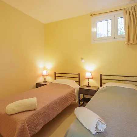 Village Pleasure Апартаменты *