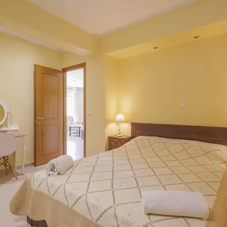 Апартаменты Village Pleasure Kouramades