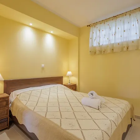 Village Pleasure * Kouramades